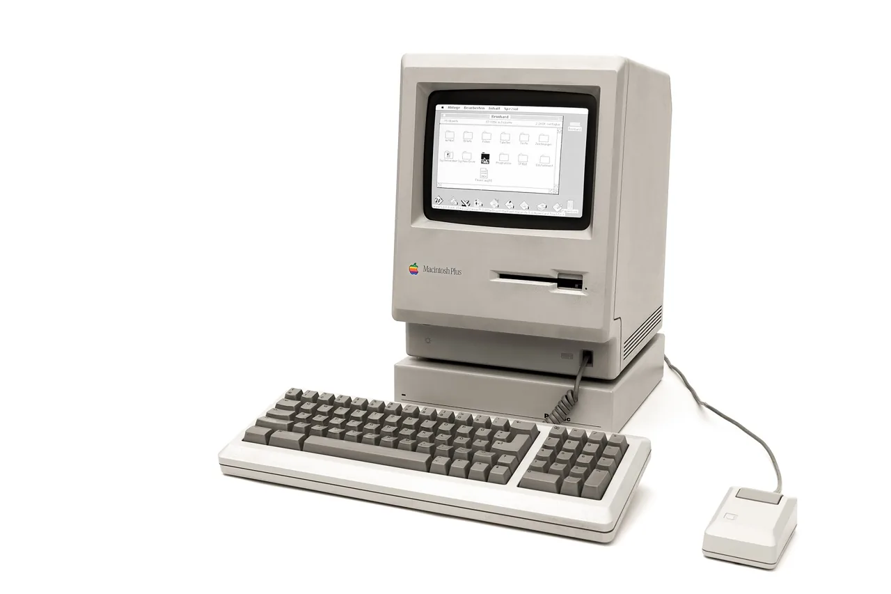 Apple macintosh-plus, archival photo