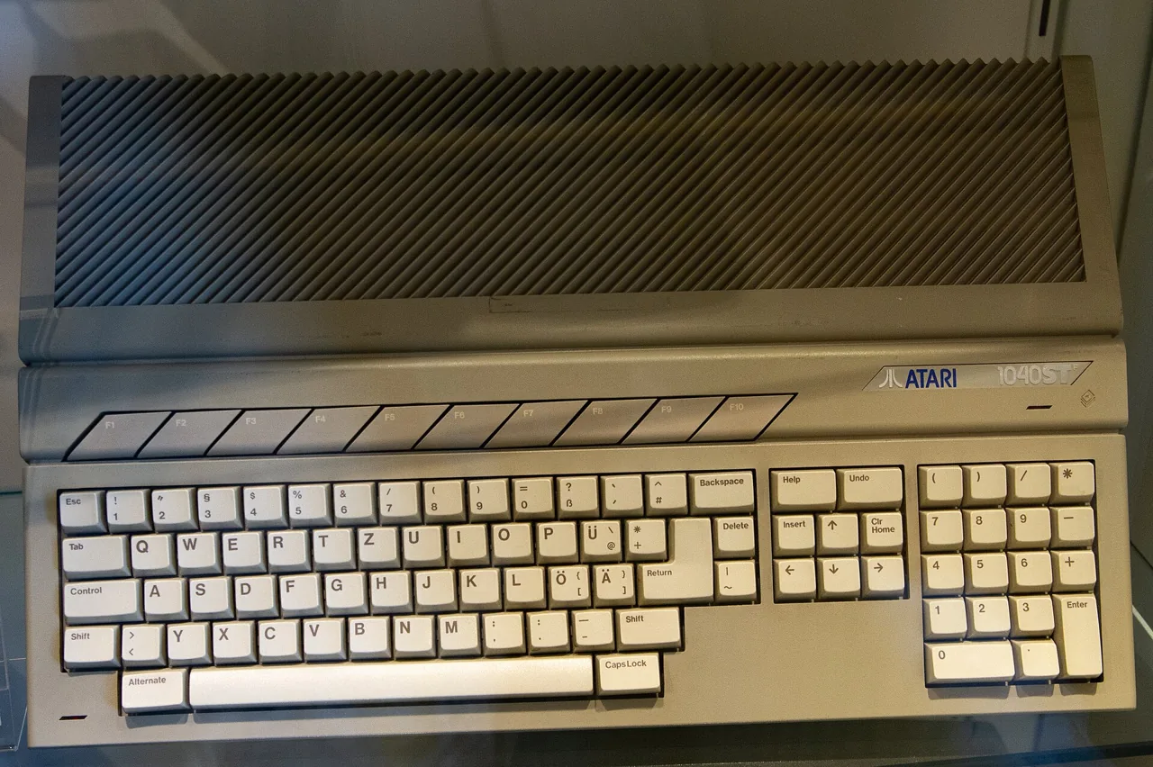 Atari 1040st, archival photo