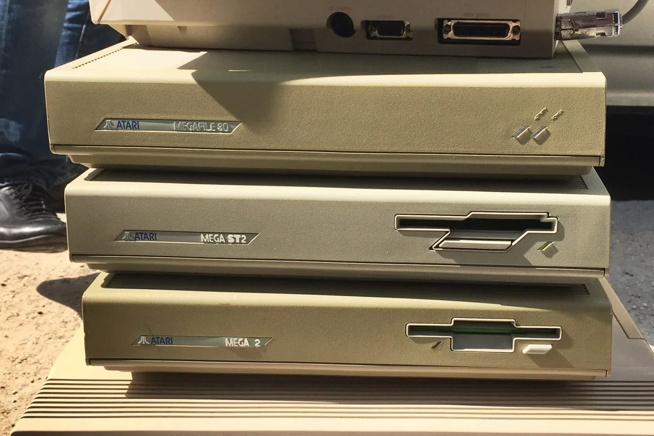 Atari mega-st archival photo