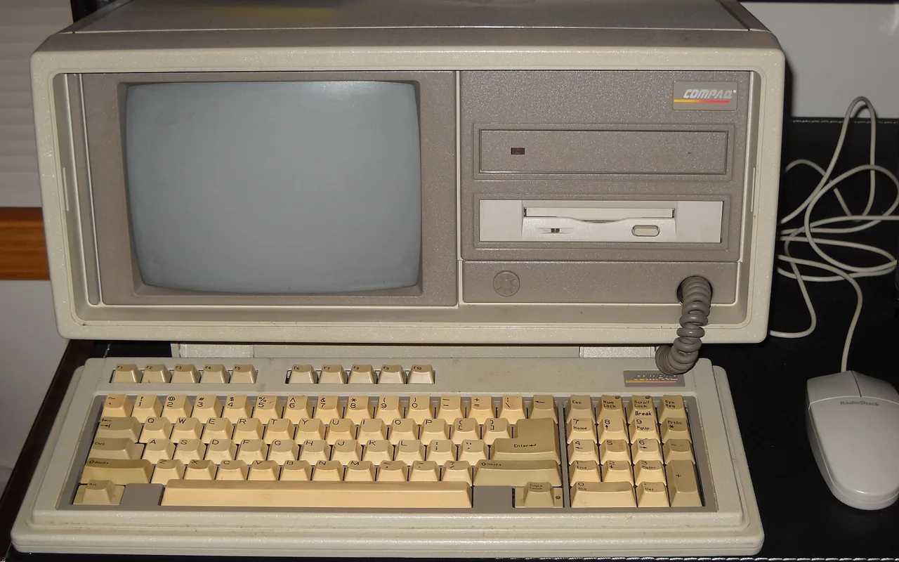 Compaq portable-ii, archival photo
